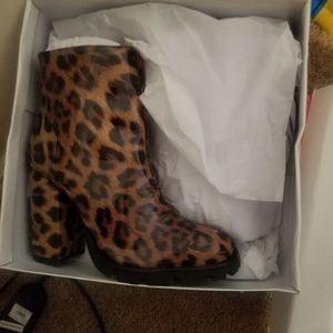 Leopard bootie